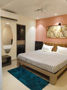 Laljis Hotel & Restaurant