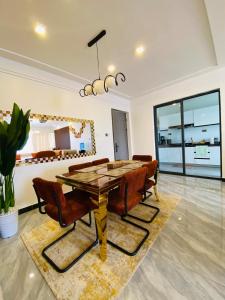 Stylish 3BR At Staroot Residency With Twin Bed Pool