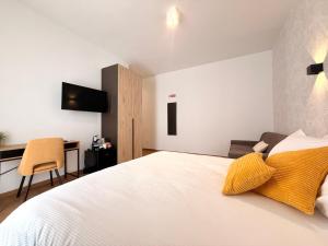Barirooms - Cardassi Suites