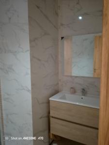 A louer grand appartement de luxe neuf avec piscine a Agadir