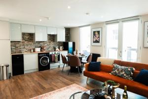 Kemptown Seaside Retreat Shuffleboard Pet Friendly