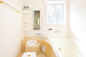 75m2 10people private house rental 8beds 8min Ikebukuro 13min Shinjuku 18min Shibuya Englishspeaking staff available