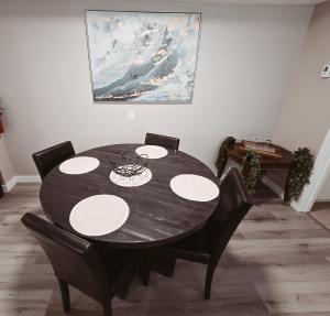 Riverfront Condo - Free Parking, Walk DT, Sleep 4