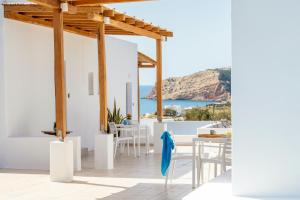 Sarantis Suites & Apartments