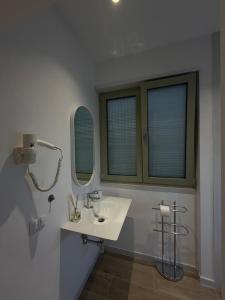 Cozy apartament near city center with stylish design