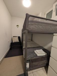 Maksimir Side Small Studio