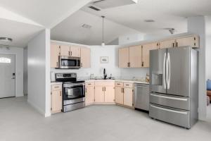 Lakefront Family Escape with Pool, Near Disney