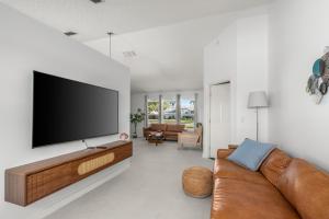 Lakefront Family Escape with Pool, Near Disney