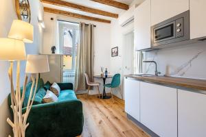Mary Home, Vicolo Lavandai