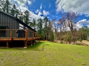 Modern Forest Retreat Near Barryville Sleeps 8