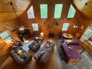 Nature Oasis - Hot Tub & Fire Pit - Near Fish Pond