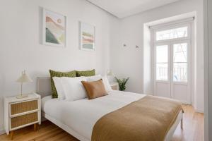 AB10 Modern Lisbon with AC and Balcony