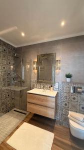 Lovely townhouse, several terraces, garden, pool