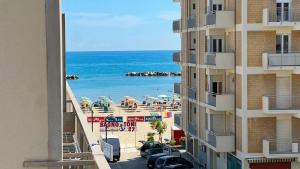 50 Bilocale a pochi passi dal mare