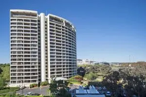 BreakFree Capital Tower Apartments - Canberra