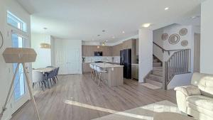 Bright 5BR Family Retreat 15 min to YYC