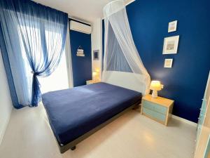 Sea and pool view apartment