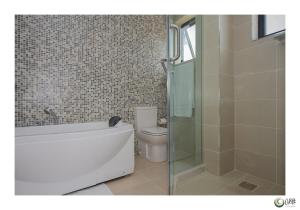 Luxury 4BR Duplex in Lavington with Pool
