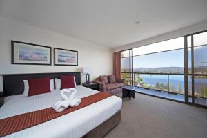 BreakFree Capital Tower Apartments