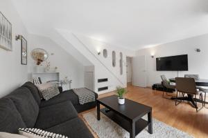 2 Bed Apartment- Central London- Lift Balcony