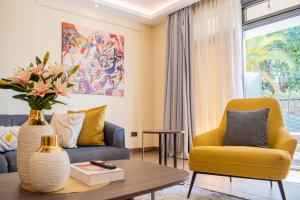 Quiet 2BR with Valley Views 10 Min to UN