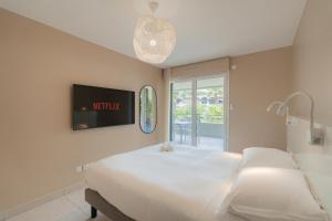 Wonderful 2BR - pool and sea - parking