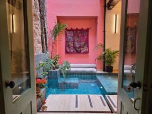 Casa AcoModo at Casco Viejo 6BR Mansion w Pool