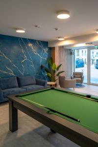 Zorza - jacuzzi, sauny, sala zabaw, baseny, parking, do plaży 400m płaskie zejście