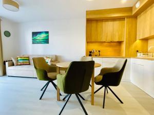 Zorza - jacuzzi, sauny, sala zabaw, baseny, parking, do plaży 400m płaskie zejście