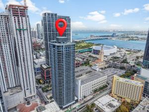 Downtown Studio 1409 with City Views rooftop pool Hosted By Marba Group