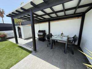 Casa Elliala Tenerife, Stunning villa with secluded pool area and close to amenities