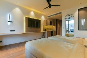 Melange Hotel By Dreamwood Cyber Hub Gurgaon