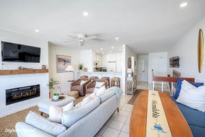 Oceanfront 2BR - Private Patio - Steps to Beach