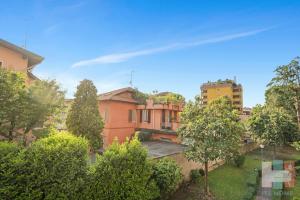 SALIS Comfort in a green setting, well connected to the center