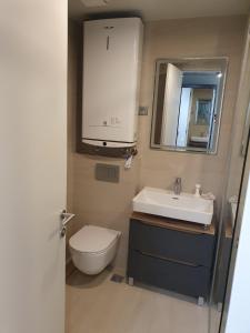 Airport garden apartment