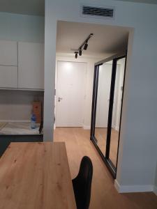 Airport garden apartment