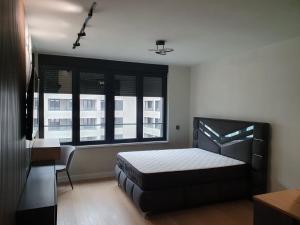 Airport garden apartment