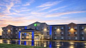 Holiday Inn Express Hotel & Suites Pierre-Fort Pierre by IHG