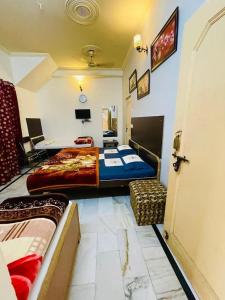 Hashmi guest house