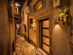Romantic Sicilian Escape Near Taormina & Alcantara Gorges