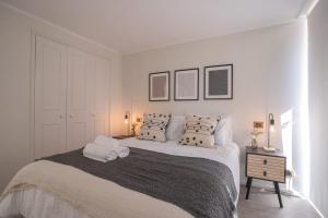 Stylish 1BR Apt Oasis Steps from Costanera Center