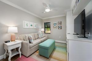#331 Sanibel Moorings Courtyard View