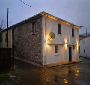 2-Bedroom House Rental in Central Gkeada, Turkey