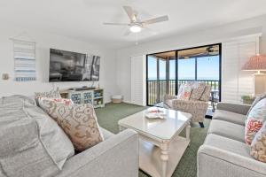 #512 Sanibel Moorings Gulf Front