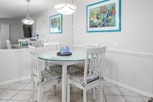 #512 Sanibel Moorings Gulf Front