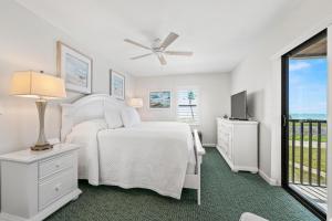 #512 Sanibel Moorings Gulf Front