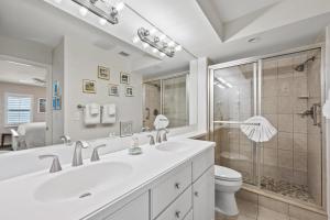 #512 Sanibel Moorings Gulf Front