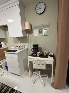 Private Bachelor Suite Near PNE