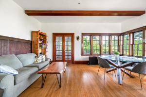 Cozy Private Room Near UBC & Pacific Spirit Park