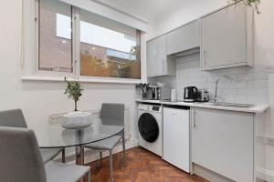 Cosy Mayfair Hideaway